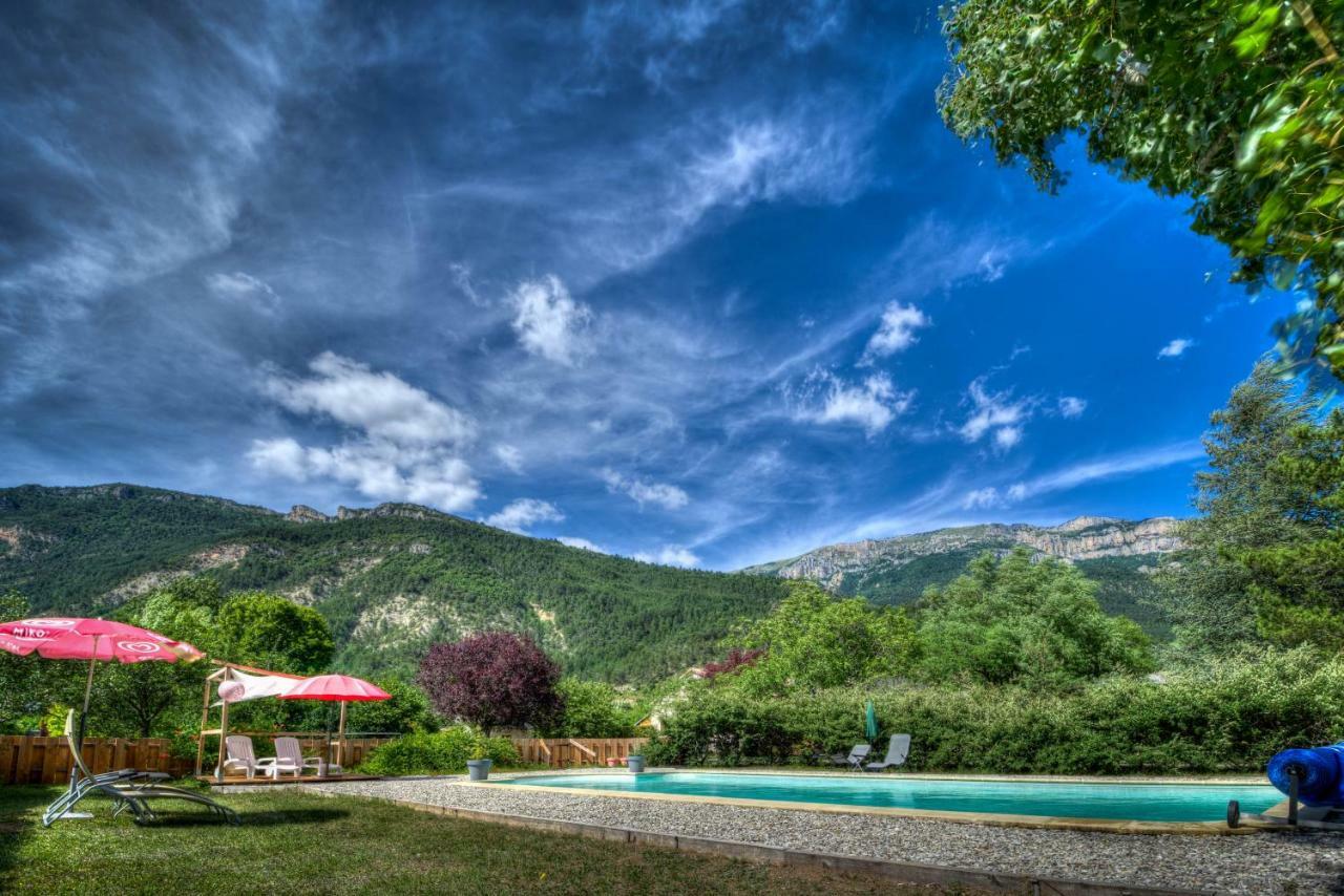 La Roulotte Villa Chatillon en Diois Bagian luar foto